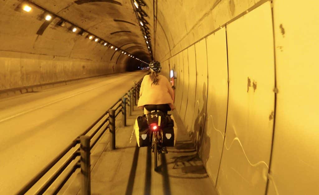 La cultura más limpia del mundo: Japón 4 tunel